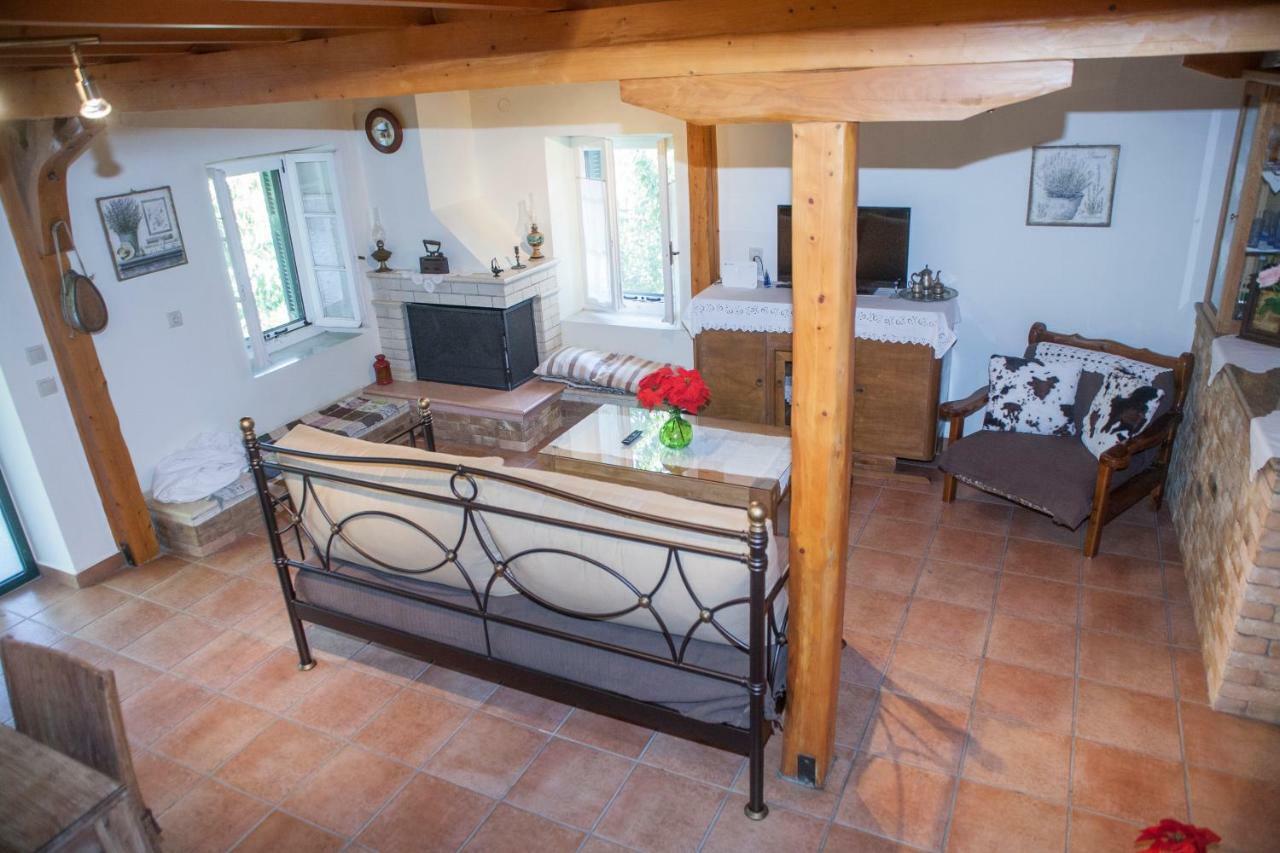 Villa Ilias Pinakokhorion Eksteriør billede